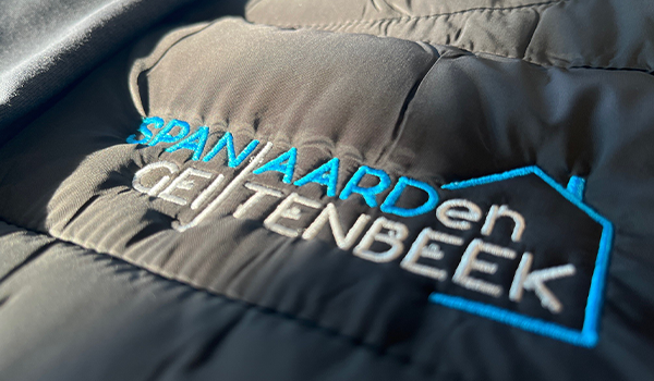 Bedrijfskleding met borduur voor Spanjaard en Geijtenbeek